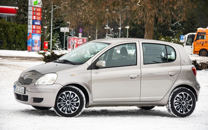 Toyota Yaris cena 10000 przebieg: 160000, rok produkcji 2005 z Łęczyca małe 562